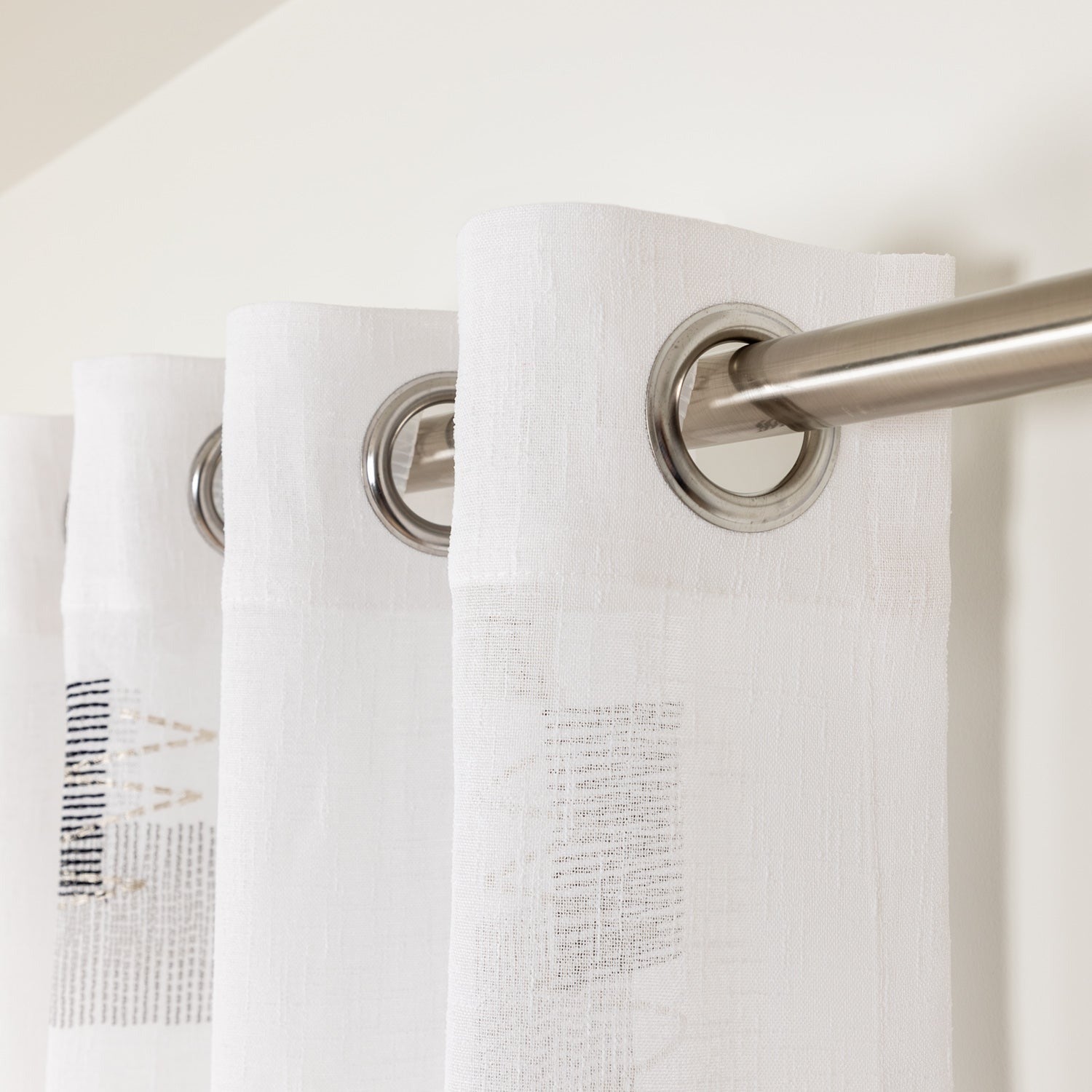 Rideau semi-transparent design 60"x96"